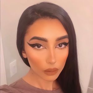 Meet your Posher, Alishah